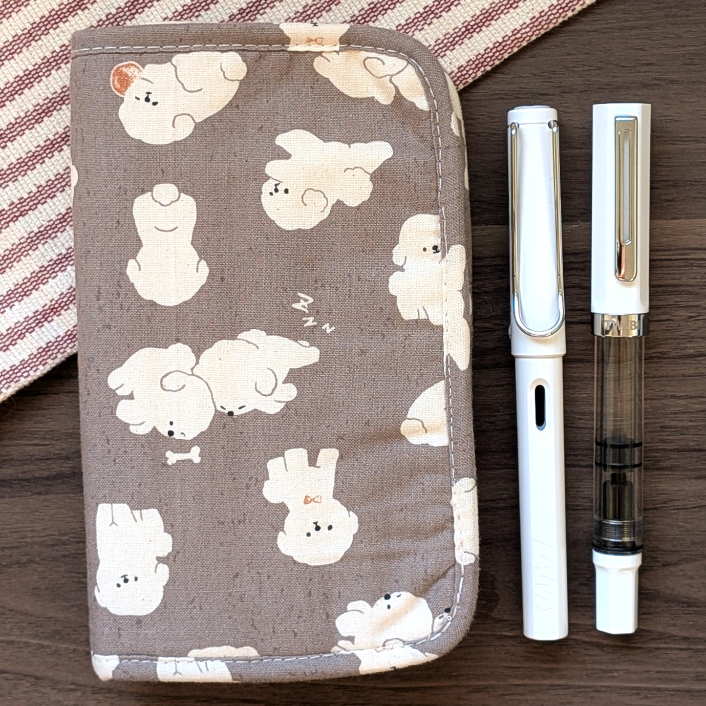 Beige Dog - 6 Slot Zipper