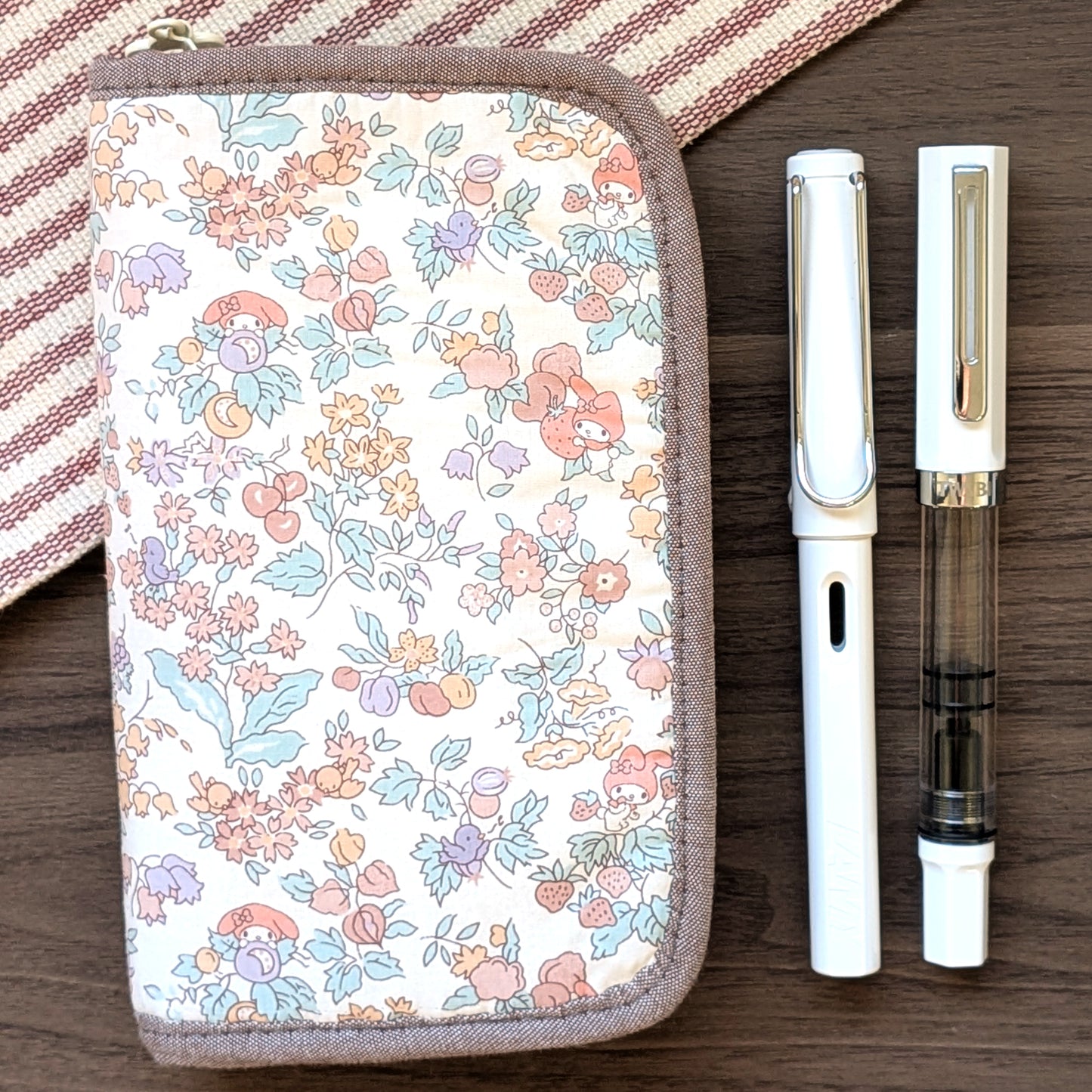 My Melody - 6 Slot Zipper